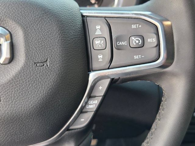 Used 2026 RAM 2500 Laramie AWD/4WD image 22