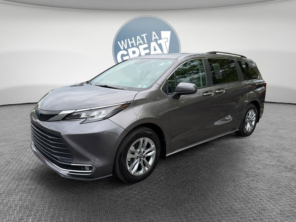 Used 2023 Toyota Sienna XLE w/ XLE Plus Package AWD/4WD image 8