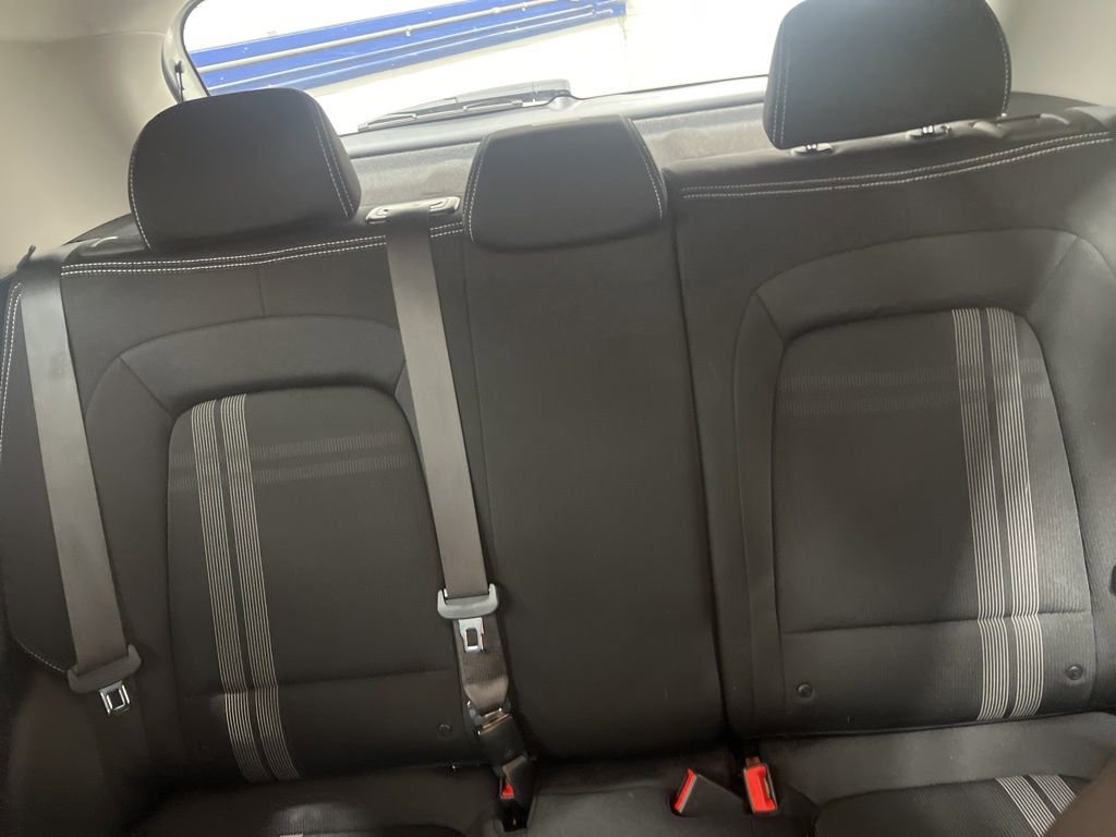 Used 2025 Hyundai Venue SEL image 14