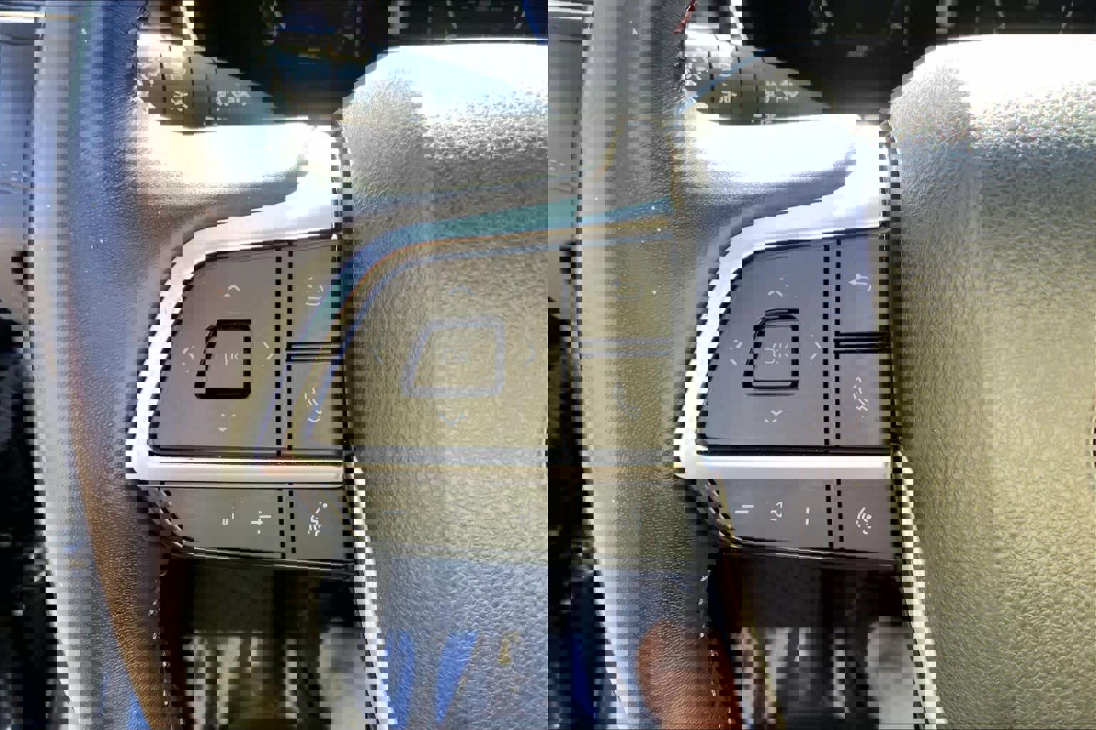 Used 2023 Toyota Highlander Limited image 23