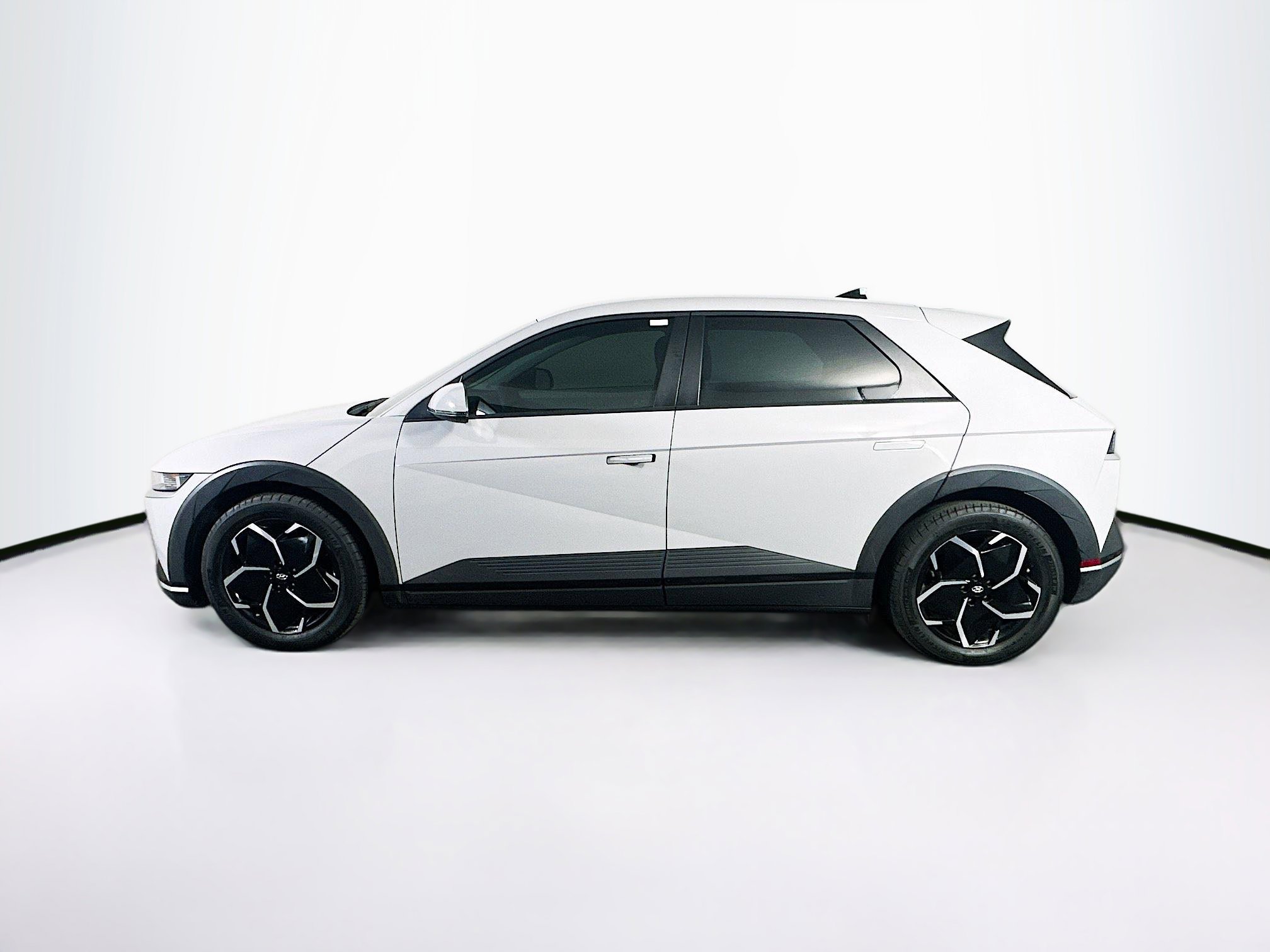 Used 2024 Hyundai Ioniq 5 SEL image 4