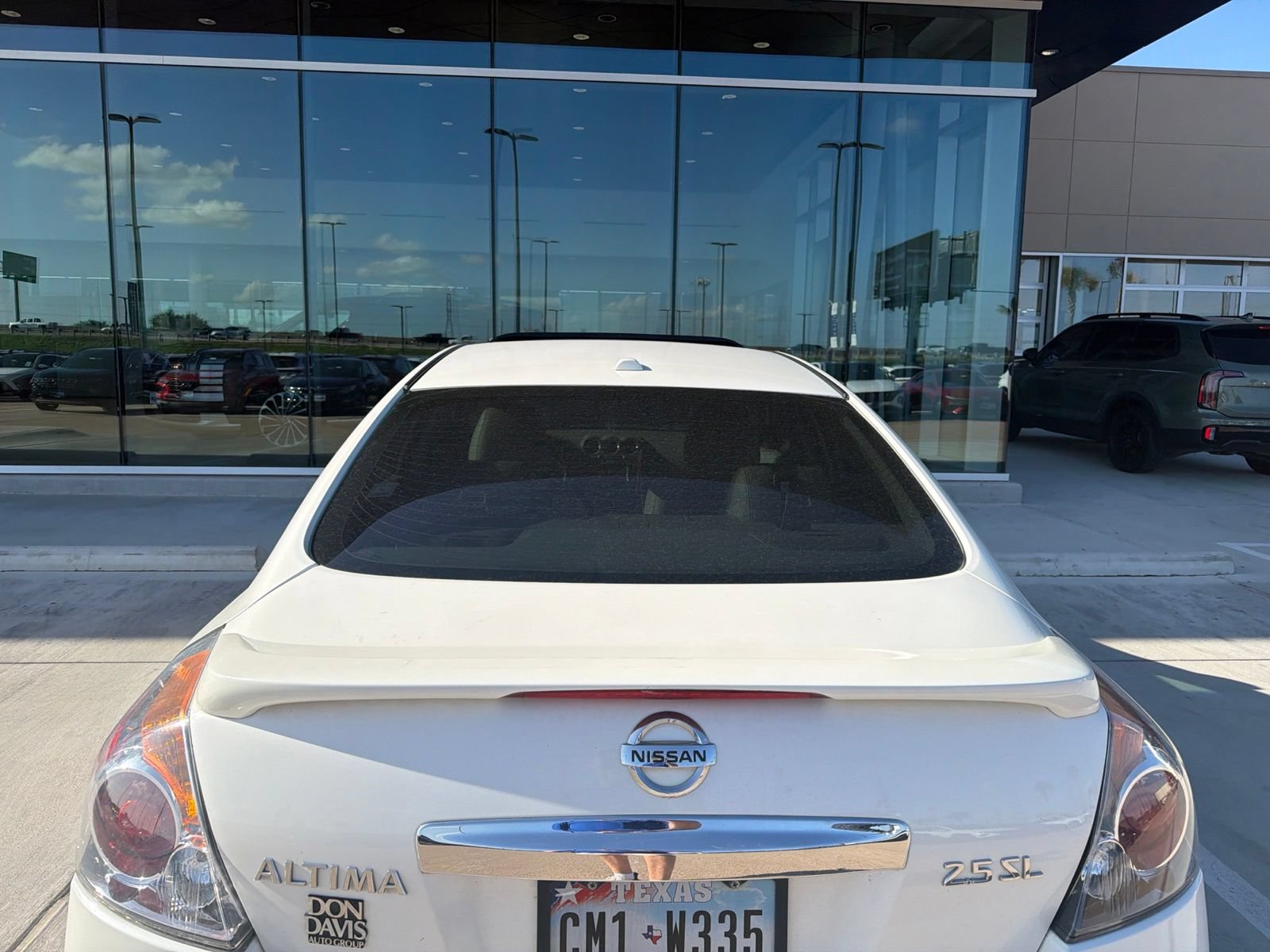 Used 2011 Nissan Altima 2.5 SL w/ Technology Pkg FWD image 6