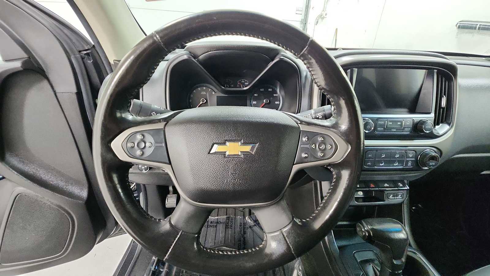 Used 2017 Chevrolet Colorado Z71 image 16