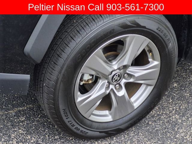 Used 2024 Toyota RAV4 XLE FWD image 7