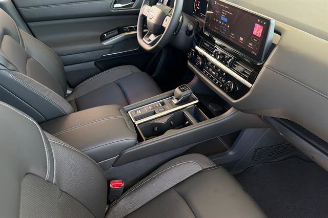 New 2026 Nissan Pathfinder SL w/ Cargo Package FWD image 19