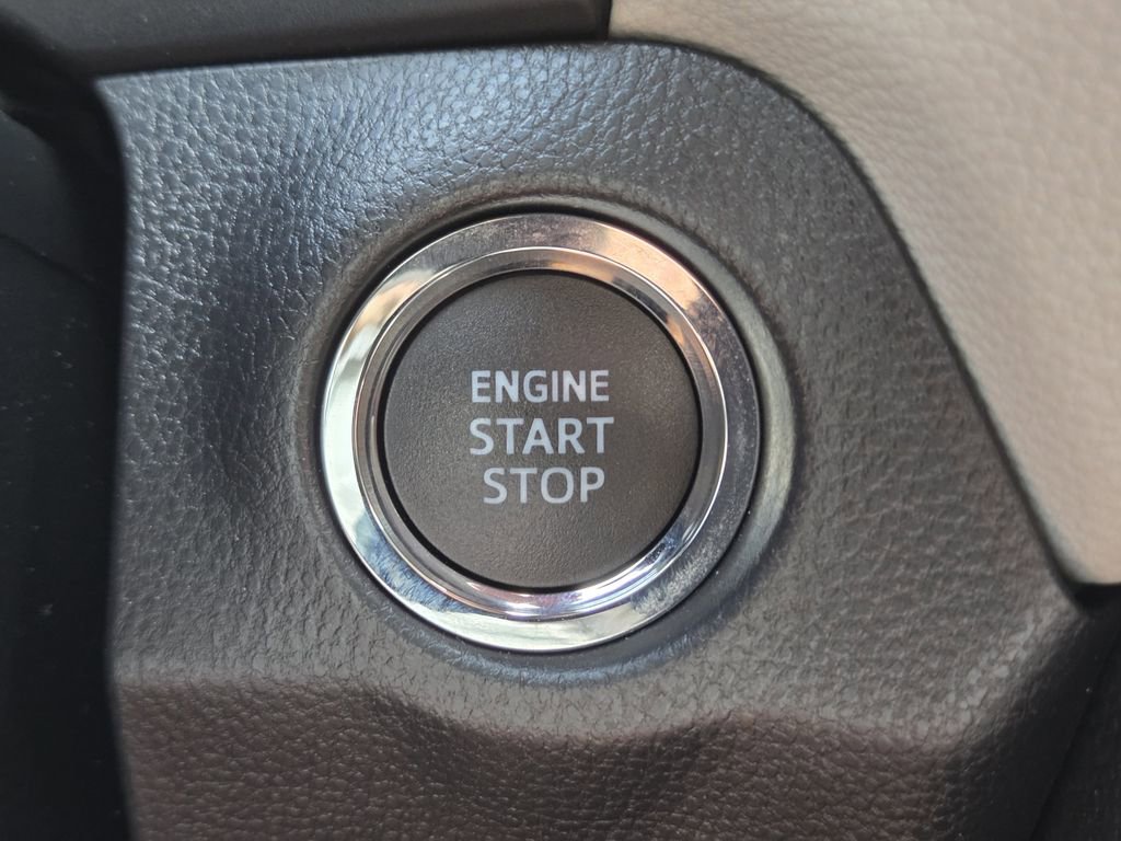 Used 2022 Toyota RAV4 XLE Premium image 26