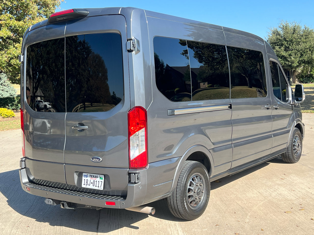 Used 2022 Ford Transit 250 Medium Roof AWD image 15