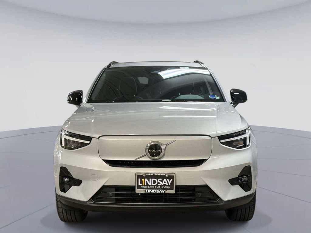 Used 2024 Volvo XC40 Recharge Plus w/ Protection Package Premier image 8