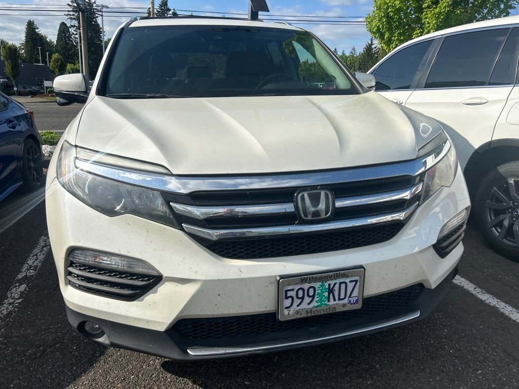 Used 2017 Honda Pilot Touring image 2