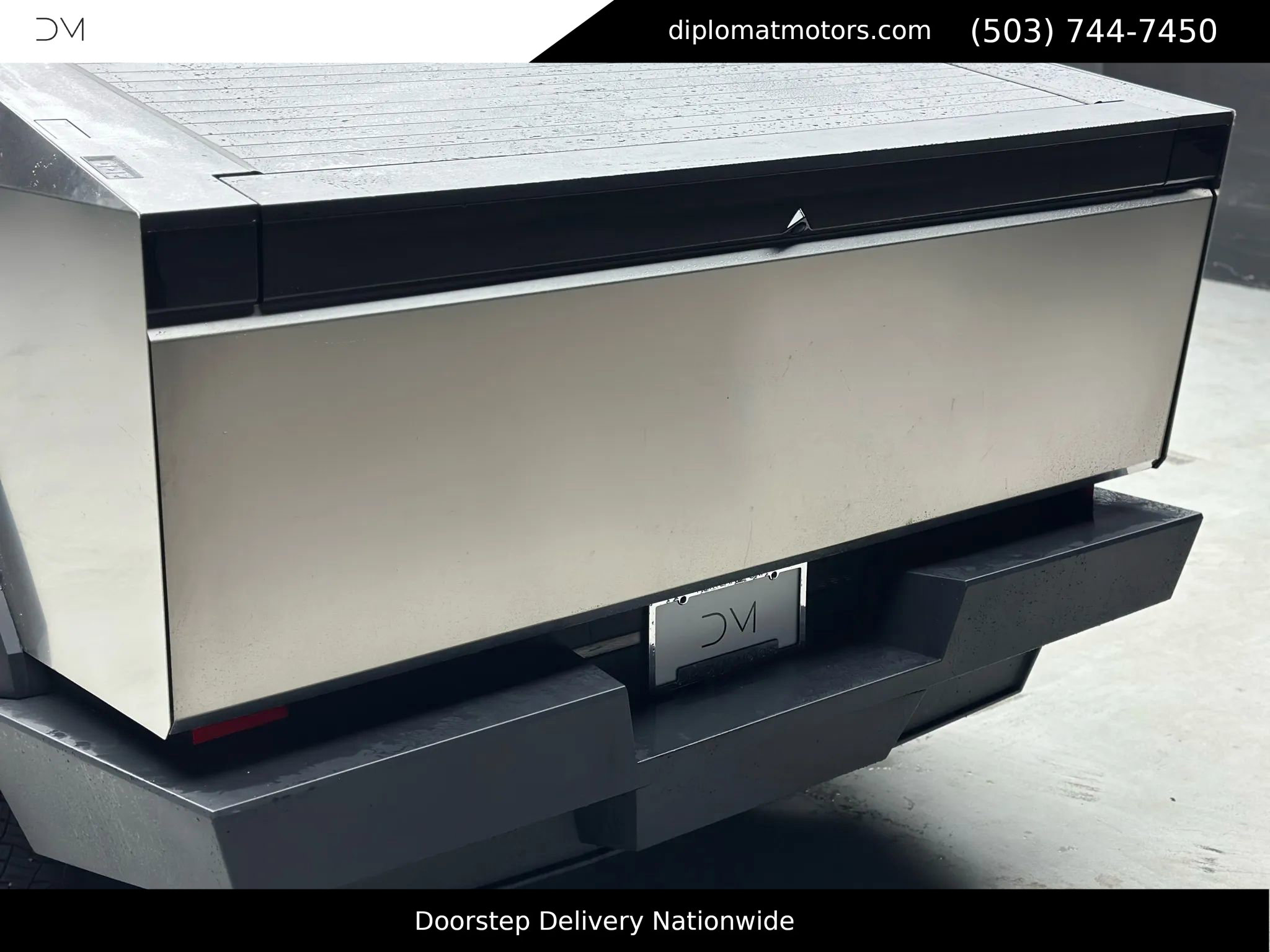 Used 2025 Tesla Cybertruck AWD Crew Cab image 15