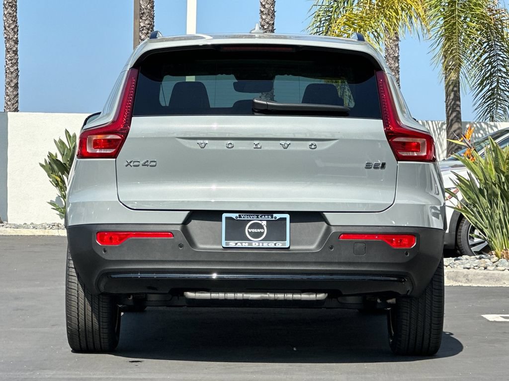 New 2026 Volvo XC40 B5 Plus w/ Protection Package Premier AWD/4WD image 4