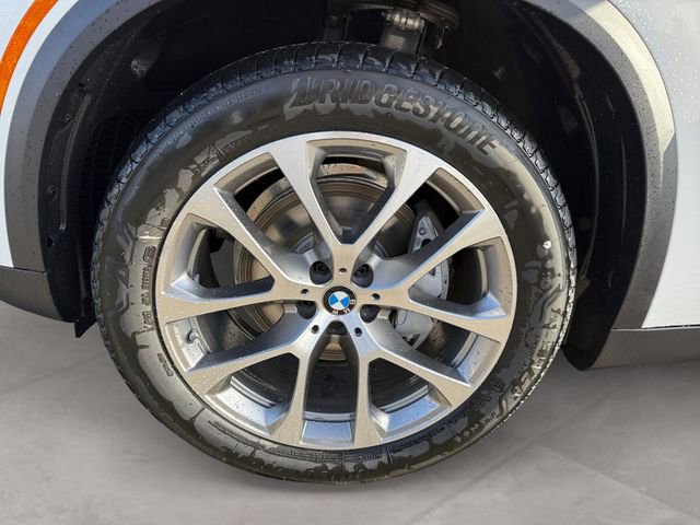 New 2026 BMW X5 xDrive40i w/ Climate Comfort Package AWD/4WD image 14