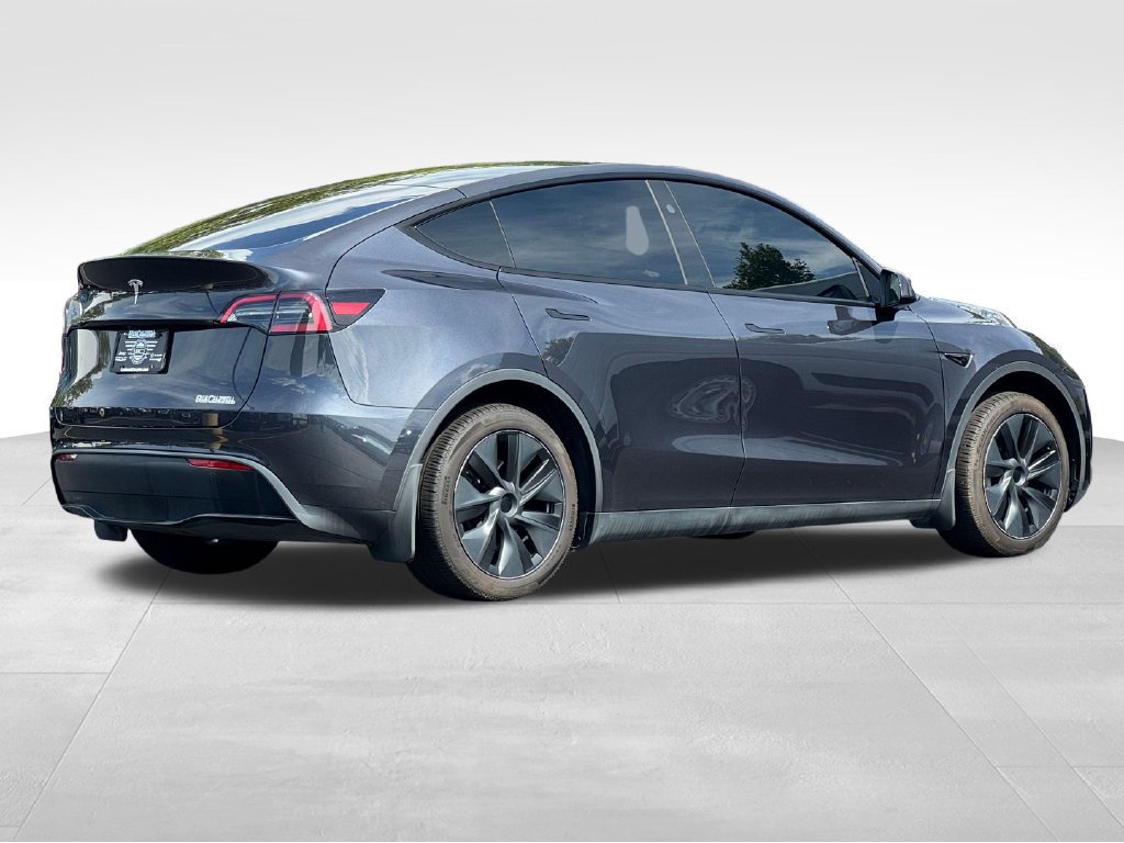 Used 2024 Tesla Model Y Long Range RWD image 7