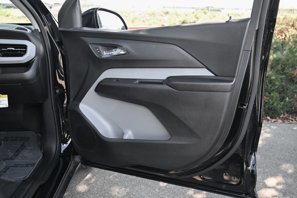 New 2027 Chevrolet Bolt RS FWD image 38