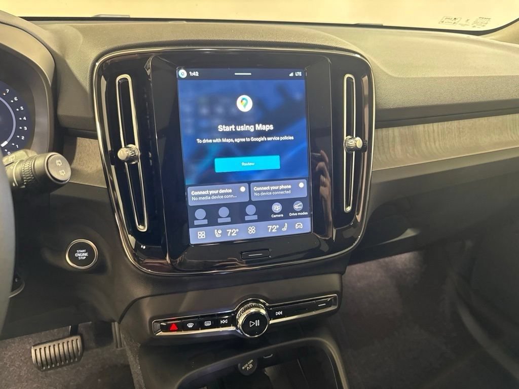 New 2026 Volvo XC40 B5 Plus w/ Protection Package Premier AWD/4WD image 13