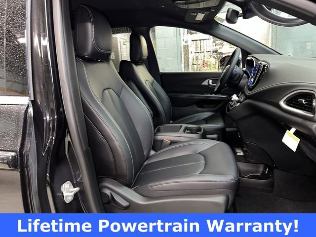 New 2026 Chrysler Pacifica Select image 19