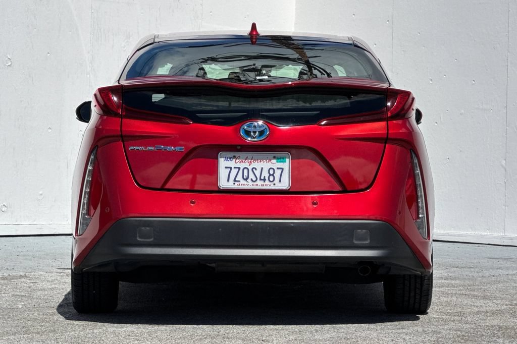 Used 2017 Toyota Prius Prime Advanced FWD image 4