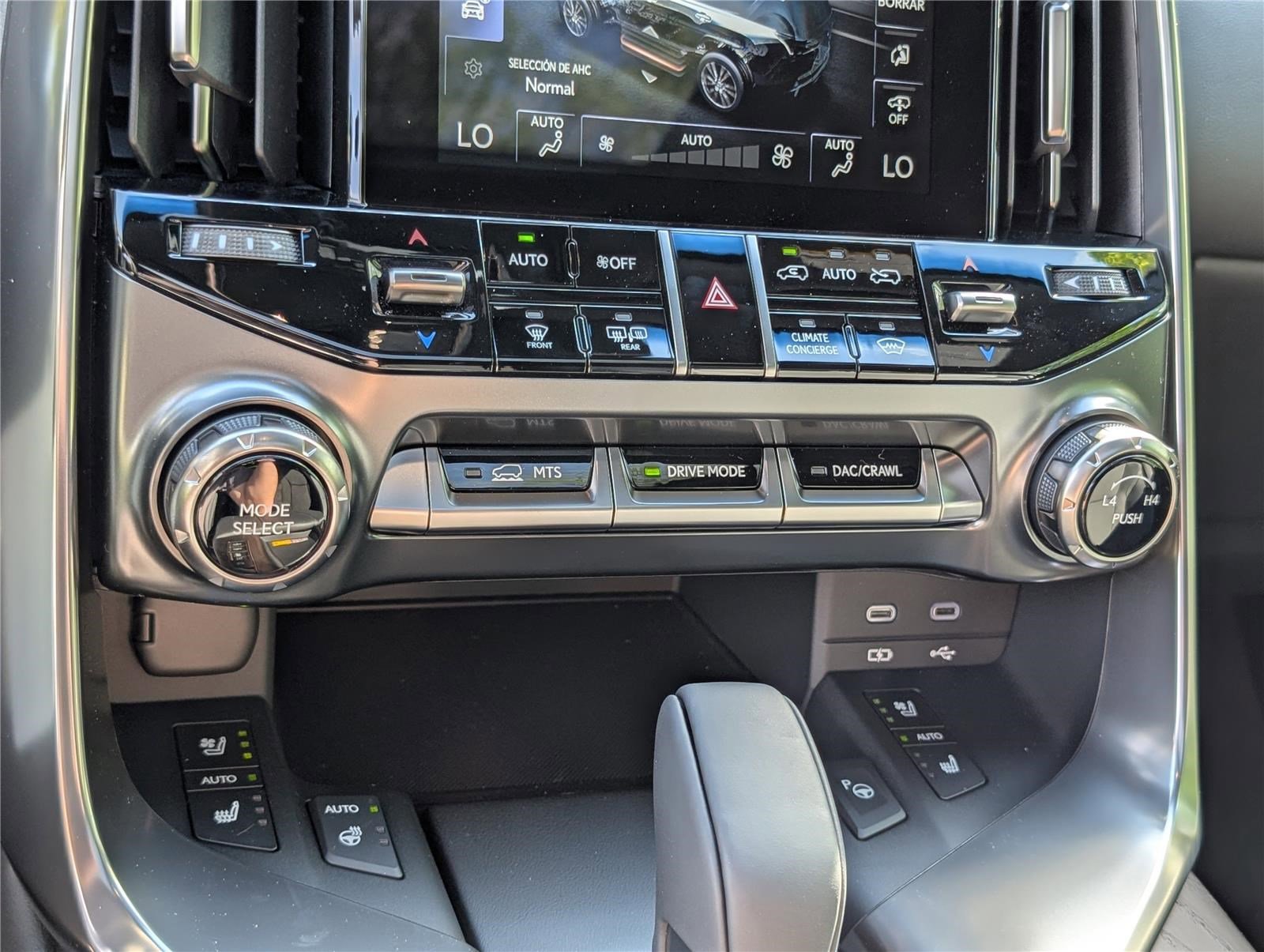 New 2026 Lexus LX 700h Luxury AWD/4WD image 28