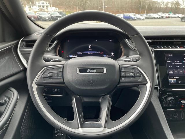 Used 2023 Jeep Grand Cherokee Altitude image 15