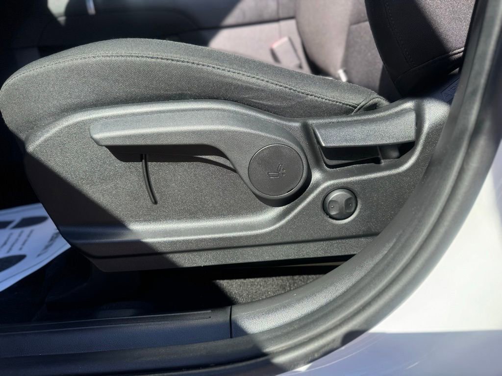 Certified 2025 Hyundai Santa Fe SE image 15