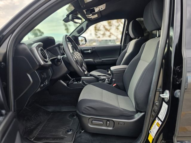 Used 2021 Toyota Tacoma TRD Sport w/ Technology Package AWD/4WD image 12