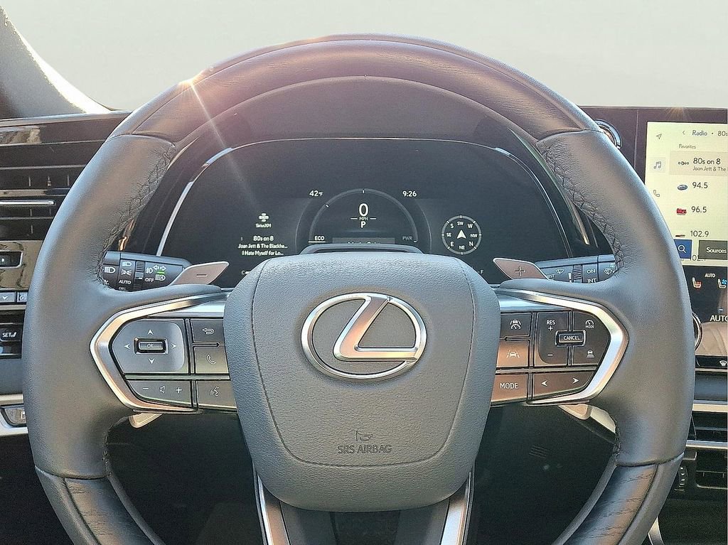 Used 2025 Lexus RX 350h w/ Convenience Package image 21