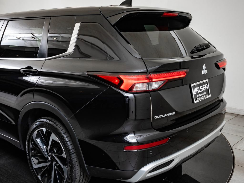 Used 2024 Mitsubishi Outlander SE image 18