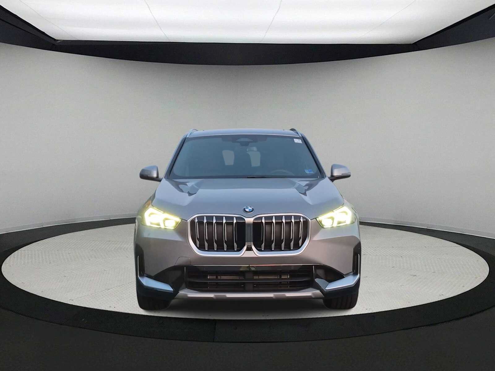New 2027 BMW X1 xDrive28i AWD/4WD image 3