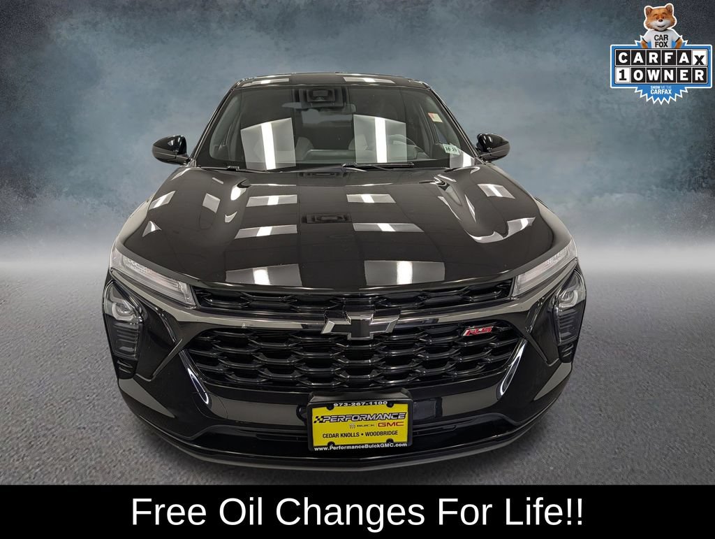 Used 2025 Chevrolet Trax RS w/ Driver Confidence Package FWD image 2