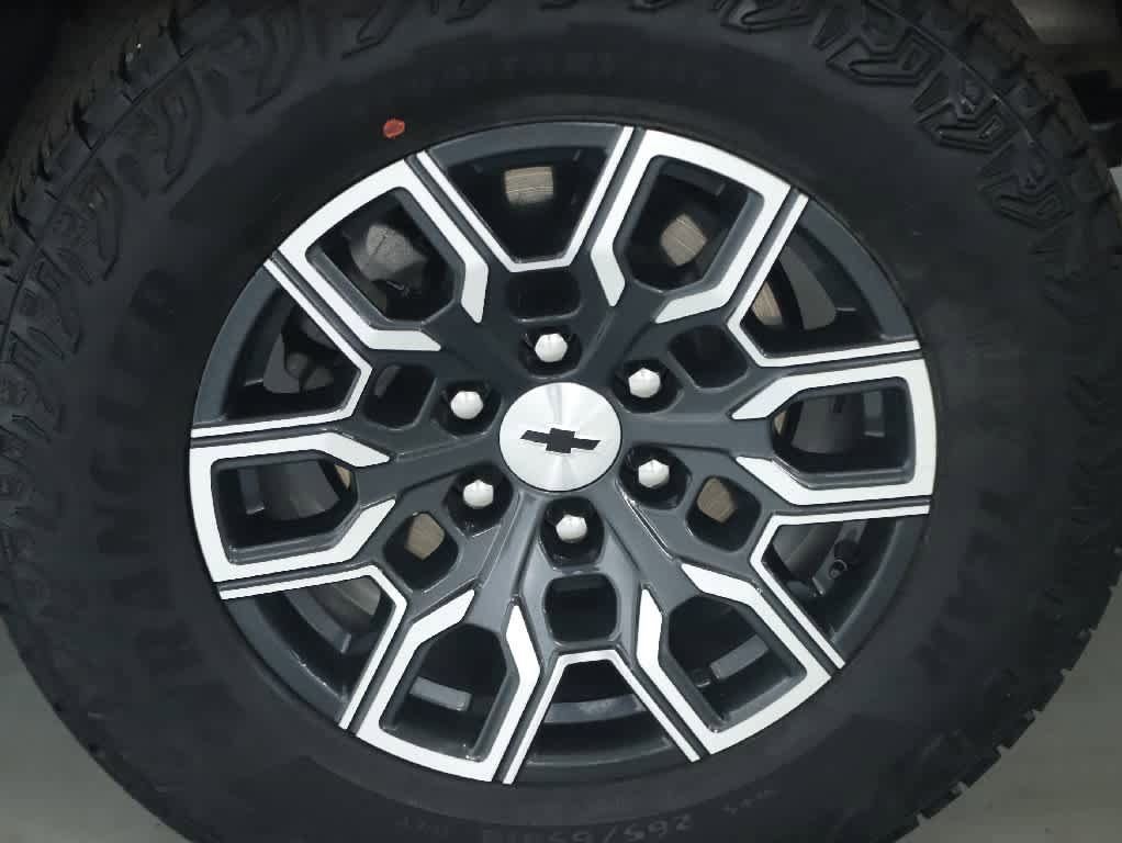 Used 2023 Chevrolet Colorado Z71 w/ Z71 Convenience Package 2 AWD/4WD image 12