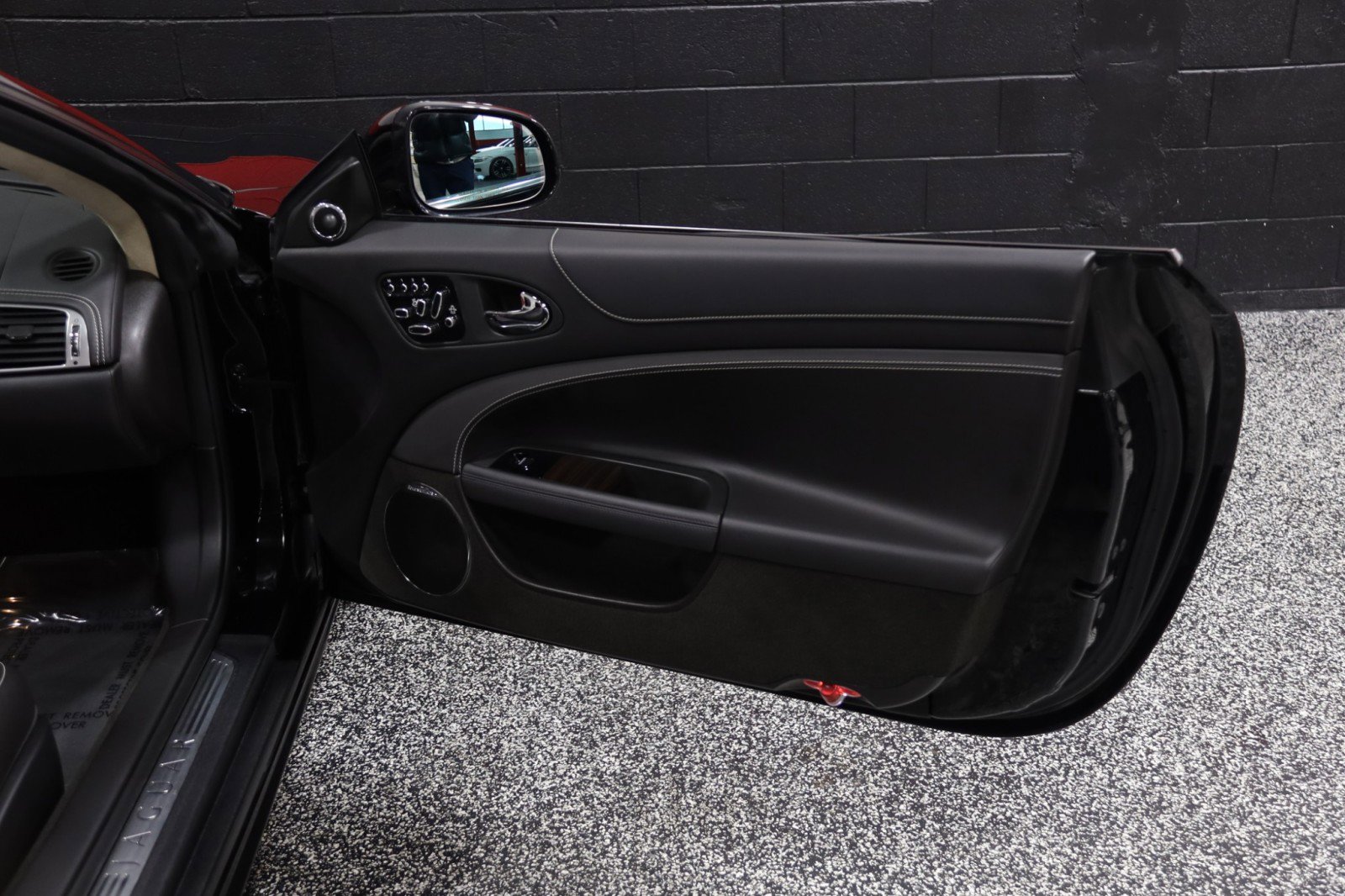 Used 2014 Jaguar XK 2dr Convertible image 41