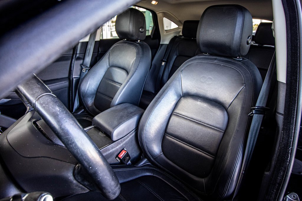 Used 2018 Jaguar E-PACE SE image 26