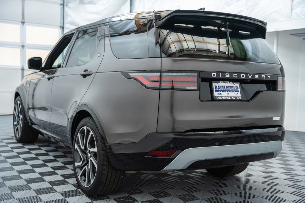 Used 2024 Land Rover Discovery Metropolitan Edition AWD/4WD image 7