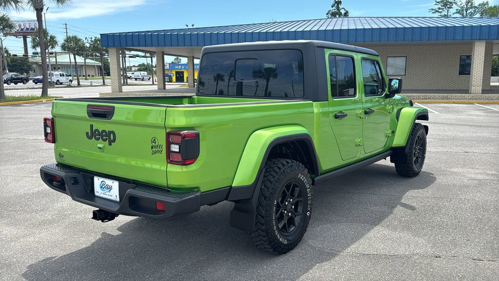 Used 2025 Jeep Gladiator Sport AWD/4WD image 5