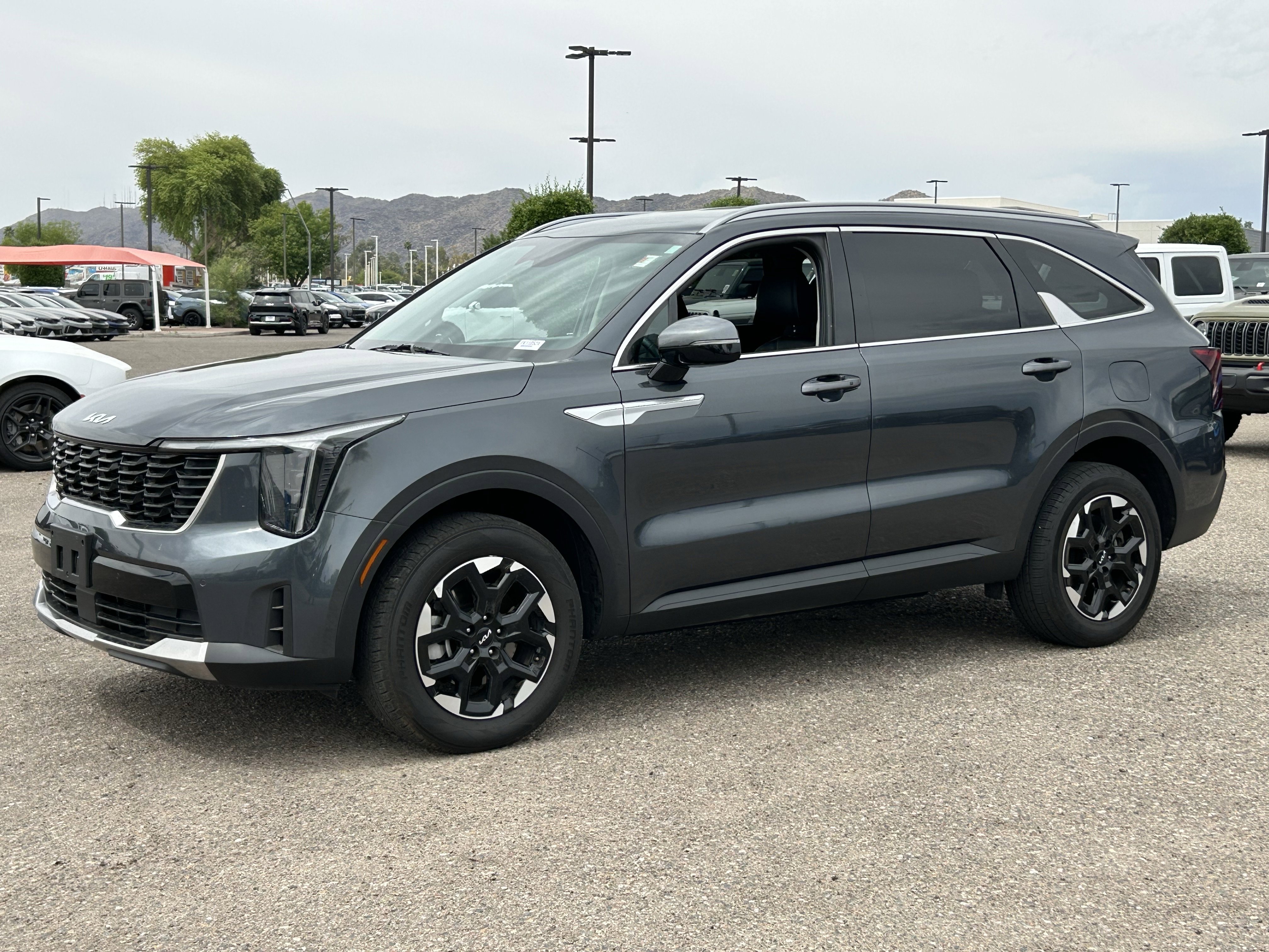 Certified 2024 Kia Sorento S image 2