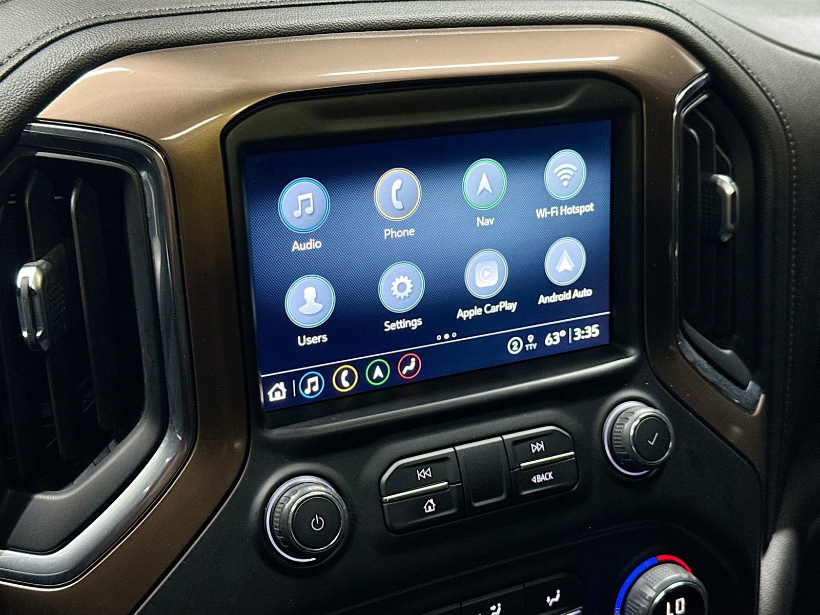 Used 2021 Chevrolet Silverado 1500 High Country w/ Technology Package AWD/4WD image 18