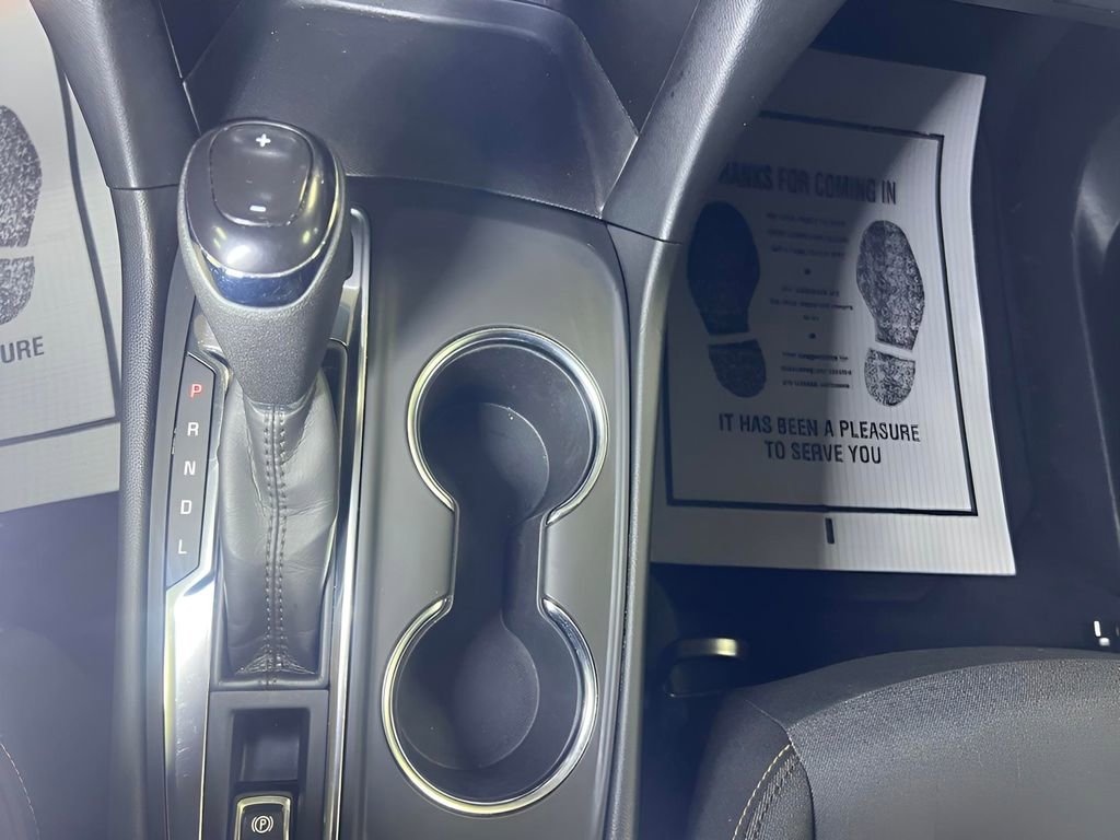 Used 2021 Chevrolet Equinox LT image 32