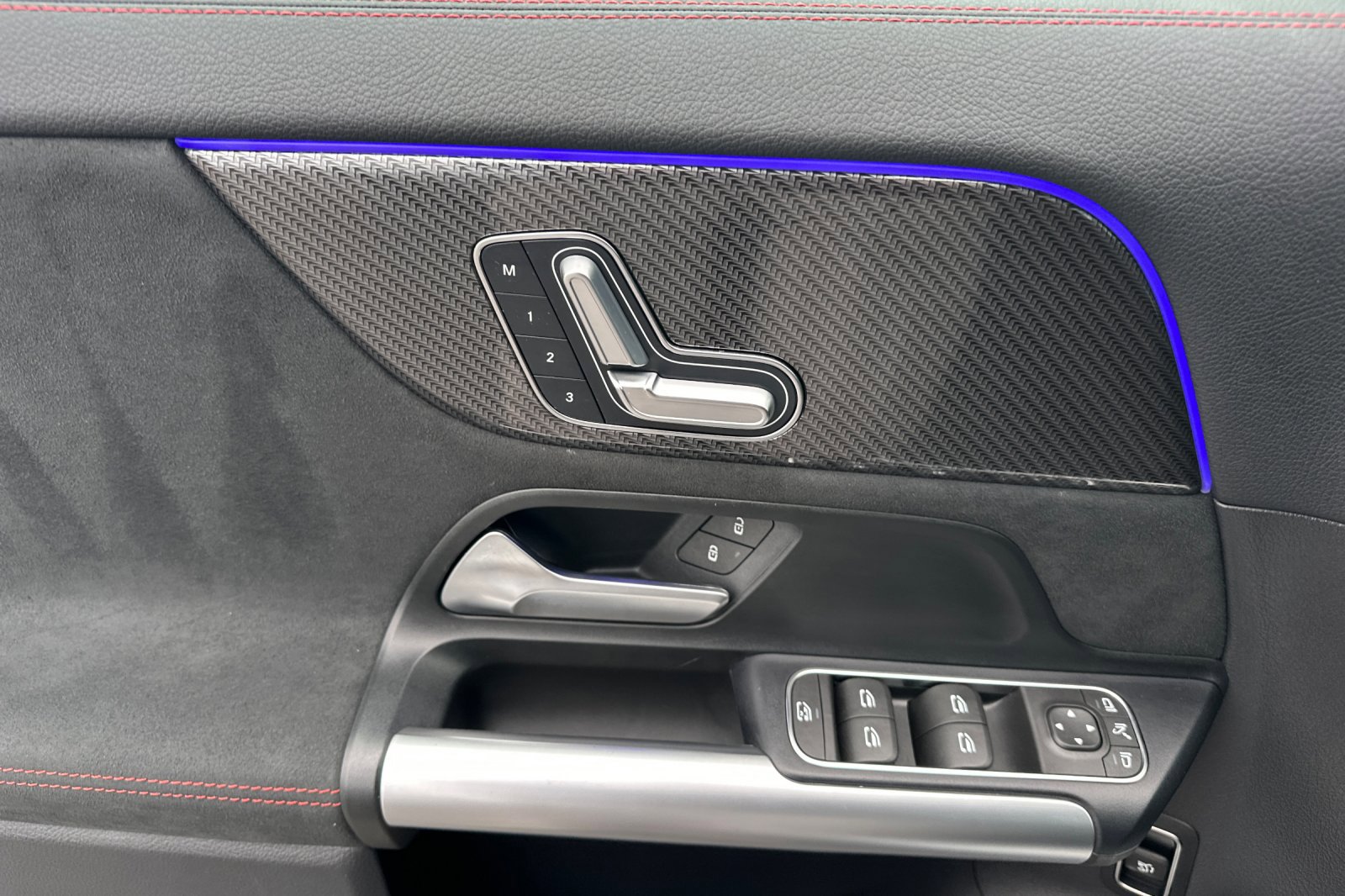 Certified 2025 Mercedes-Benz GLA 250 4MATIC image 11