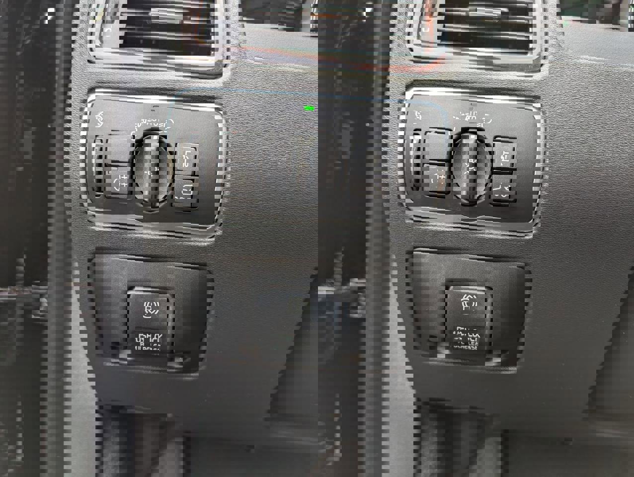 Used 2015 Volvo XC70 T6 image 21