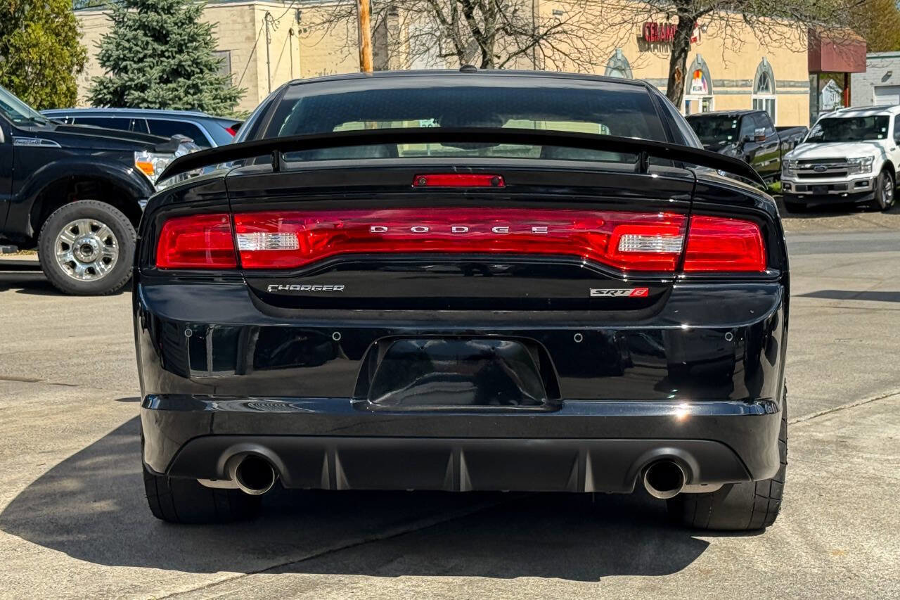 Used 2013 Dodge Charger SRT8 w/ Adaptive Cruise Control Group RWD image 4