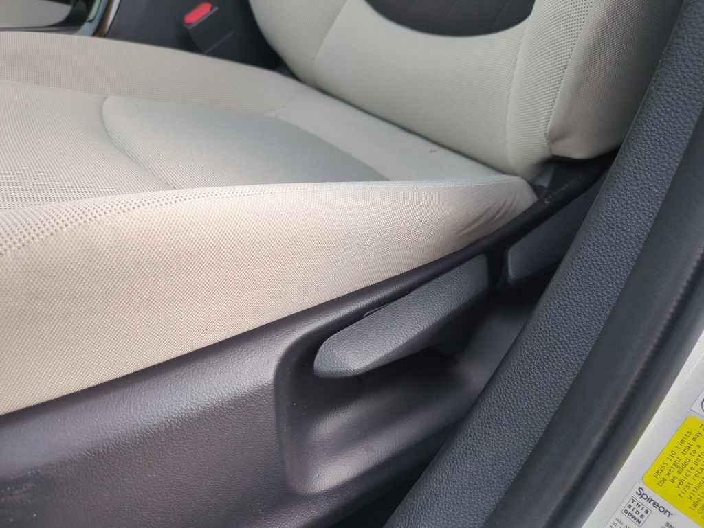 Used 2022 Toyota Corolla LE image 20