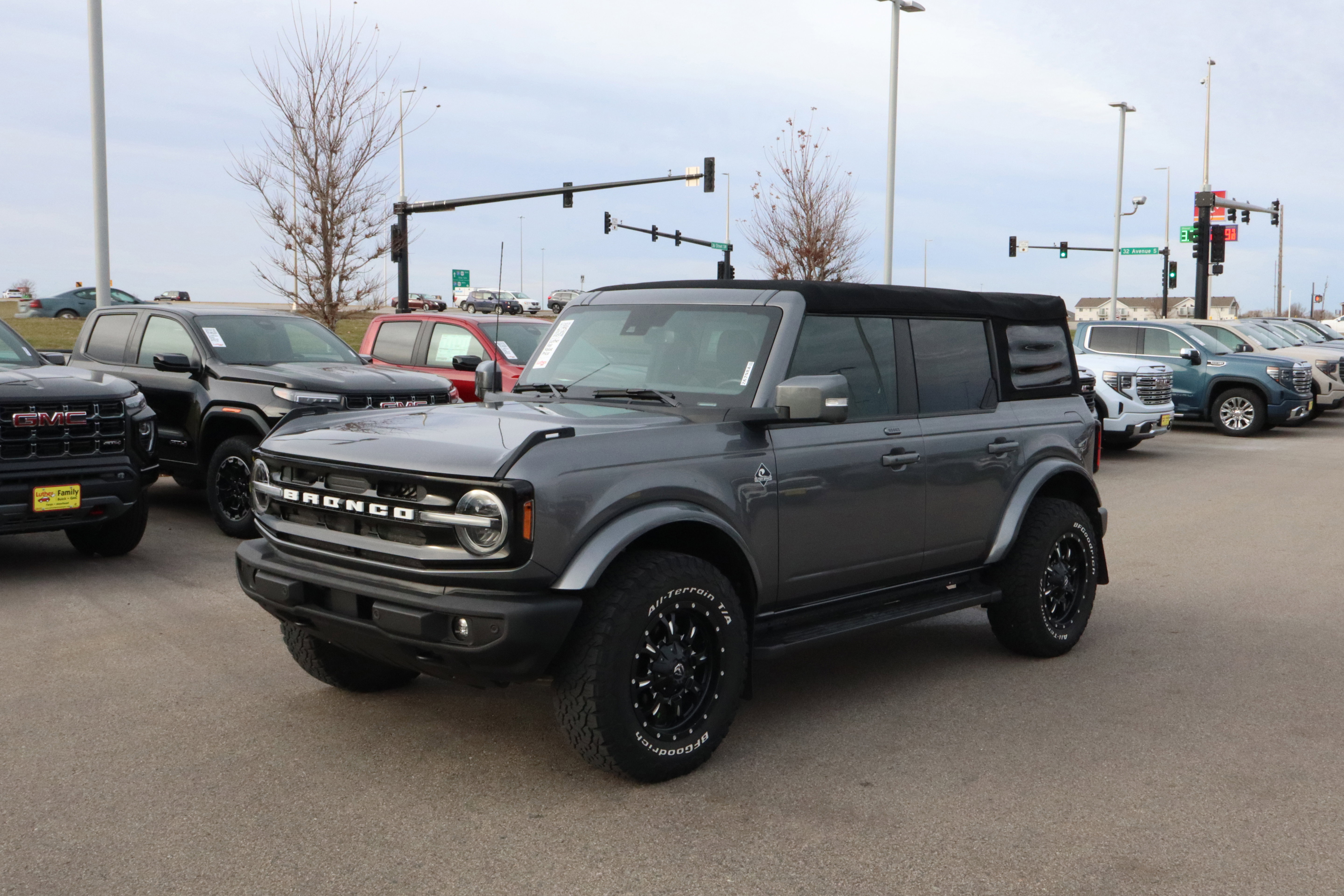 Used 2022 Ford Bronco Outer Banks image 3