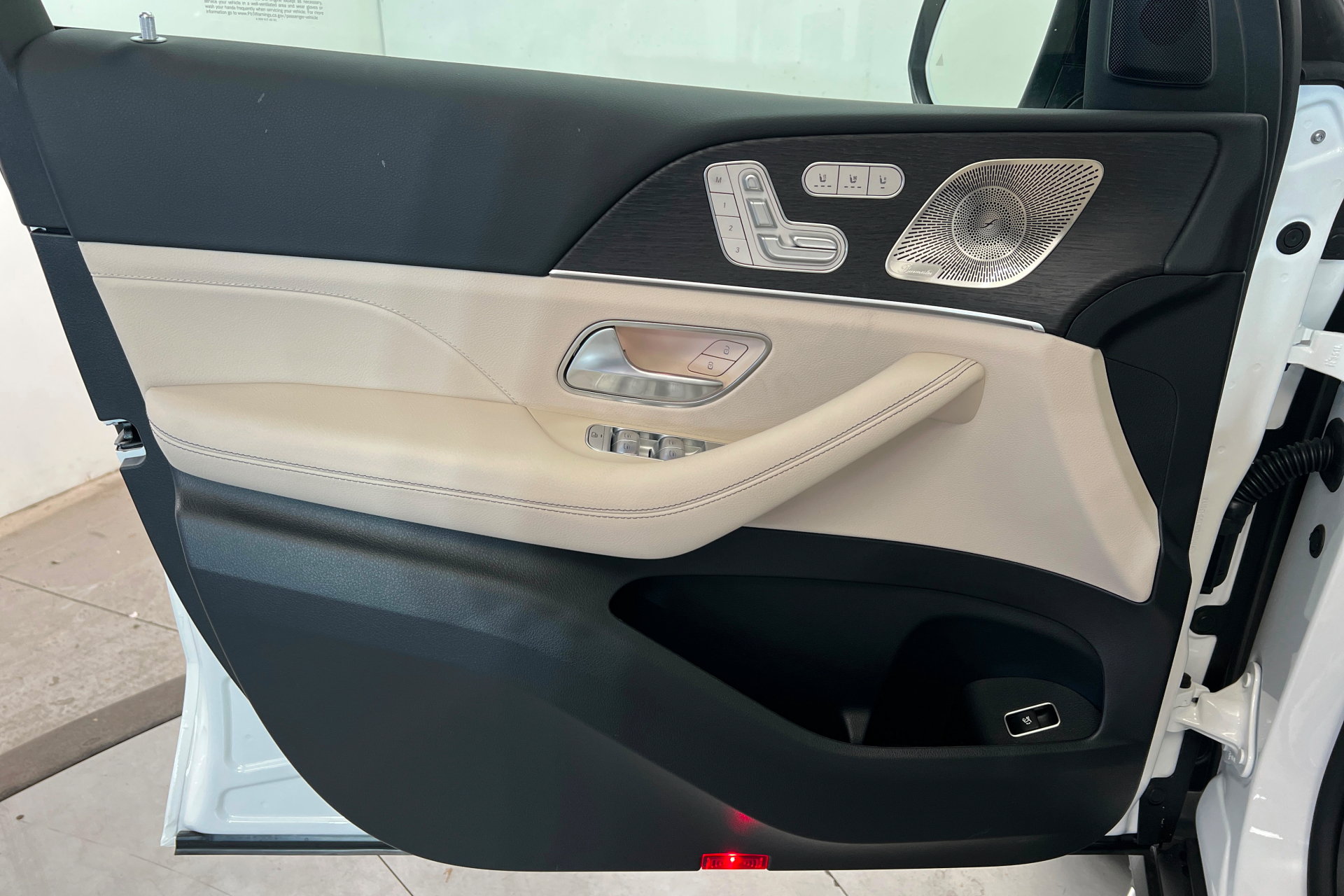 New 2026 Mercedes-Benz GLS 580 4MATIC image 14