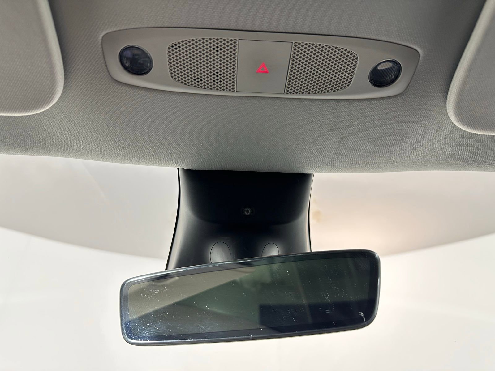 Used 2022 Tesla Model Y Long Range image 36