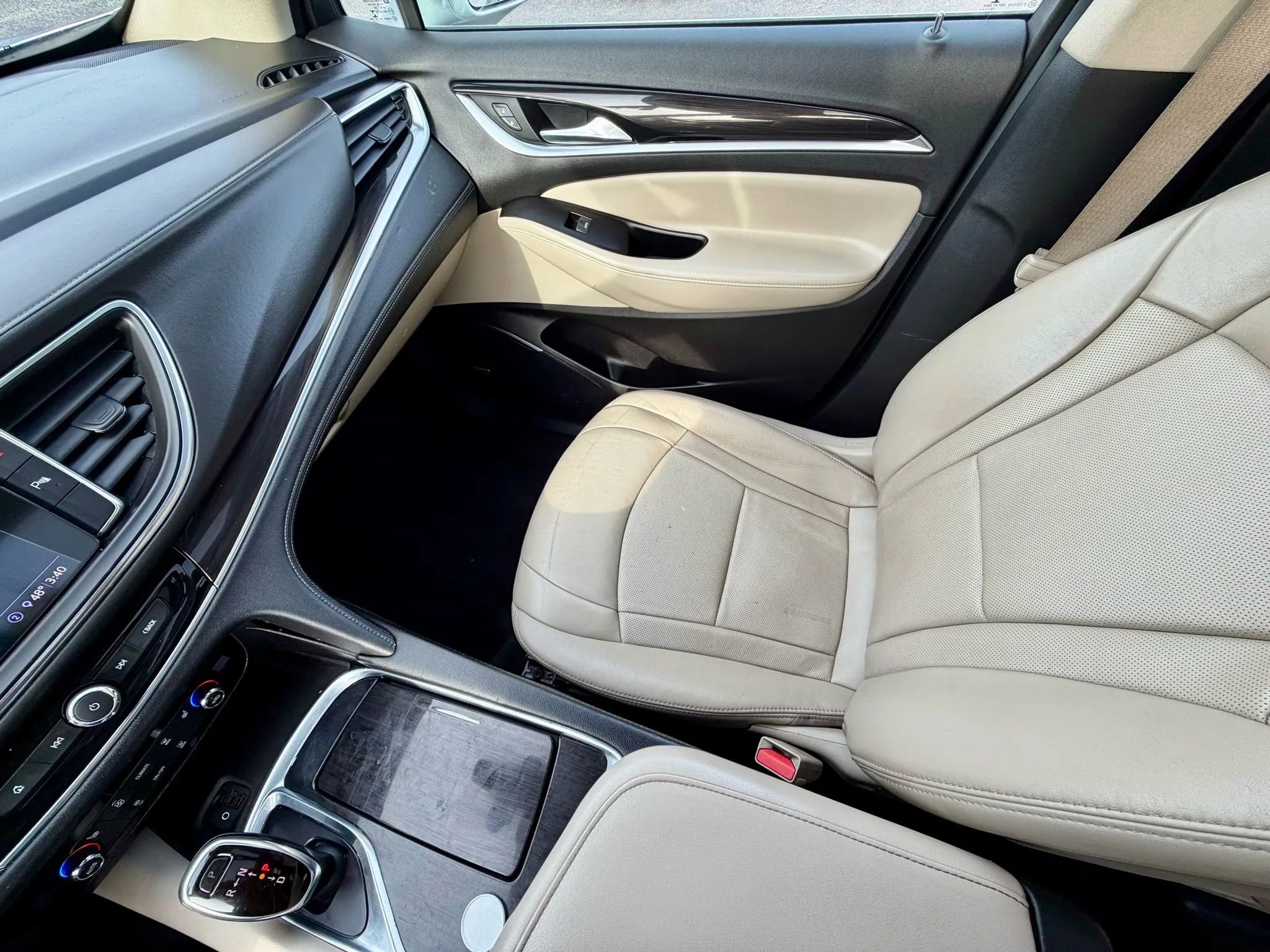 Used 2020 Buick Enclave Essence w/ Sport Touring Edition image 11