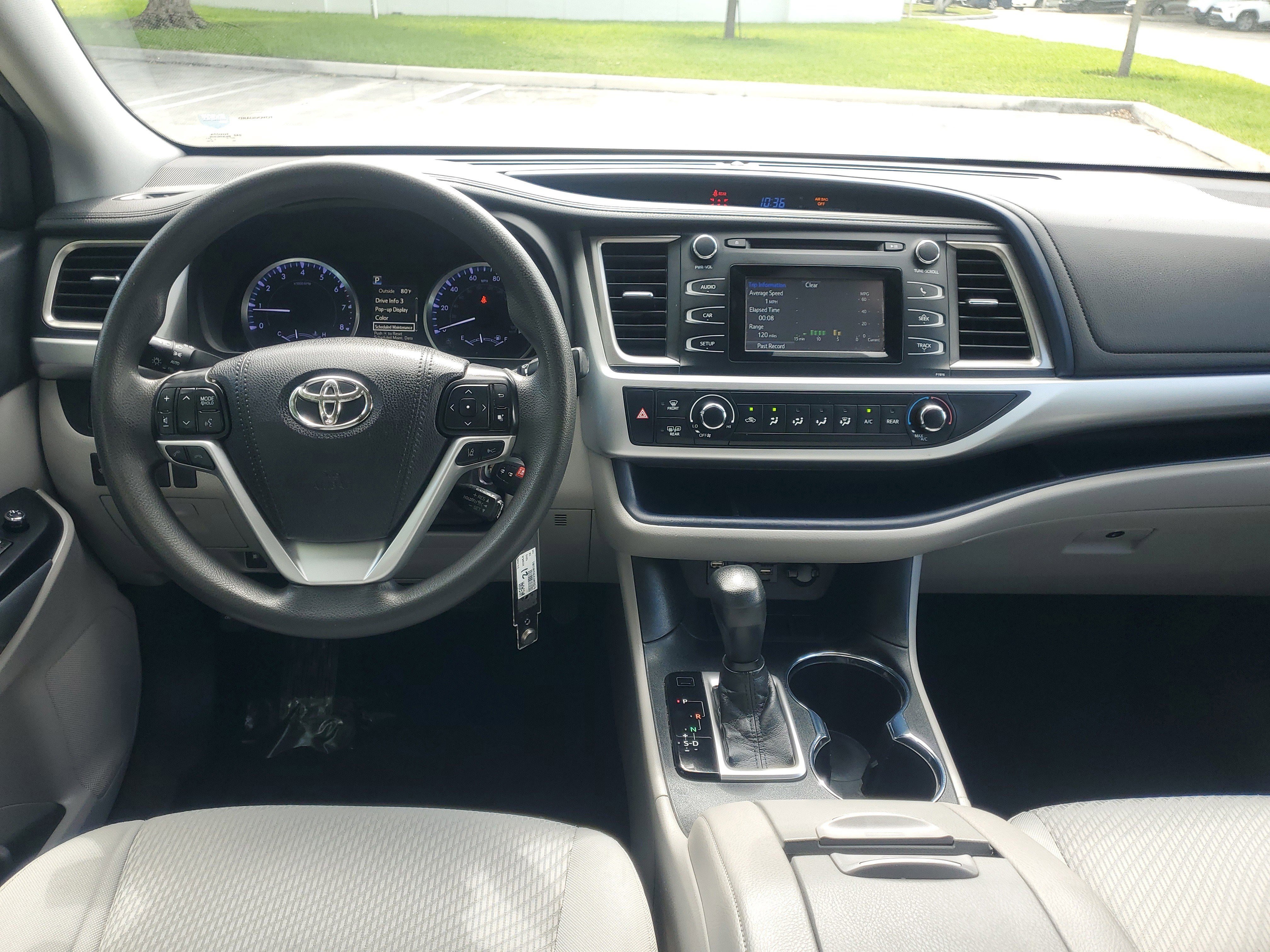 Used 2019 Toyota Highlander LE FWD image 10