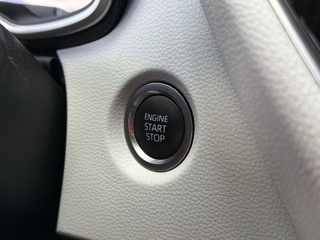 Used 2019 Toyota Corolla SE FWD image 21