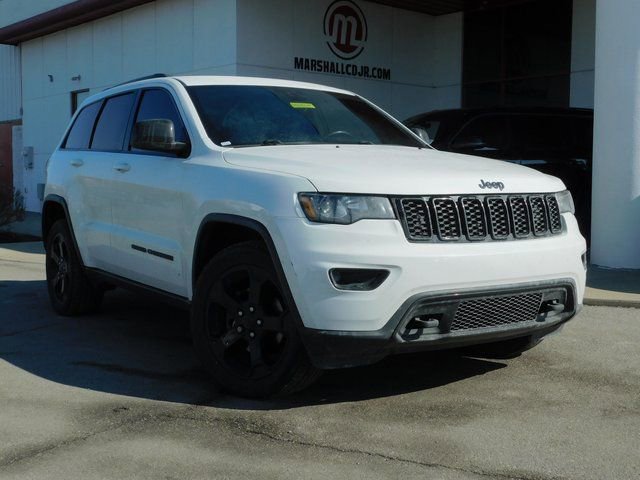 Used 2019 Jeep Grand Cherokee Laredo image 2