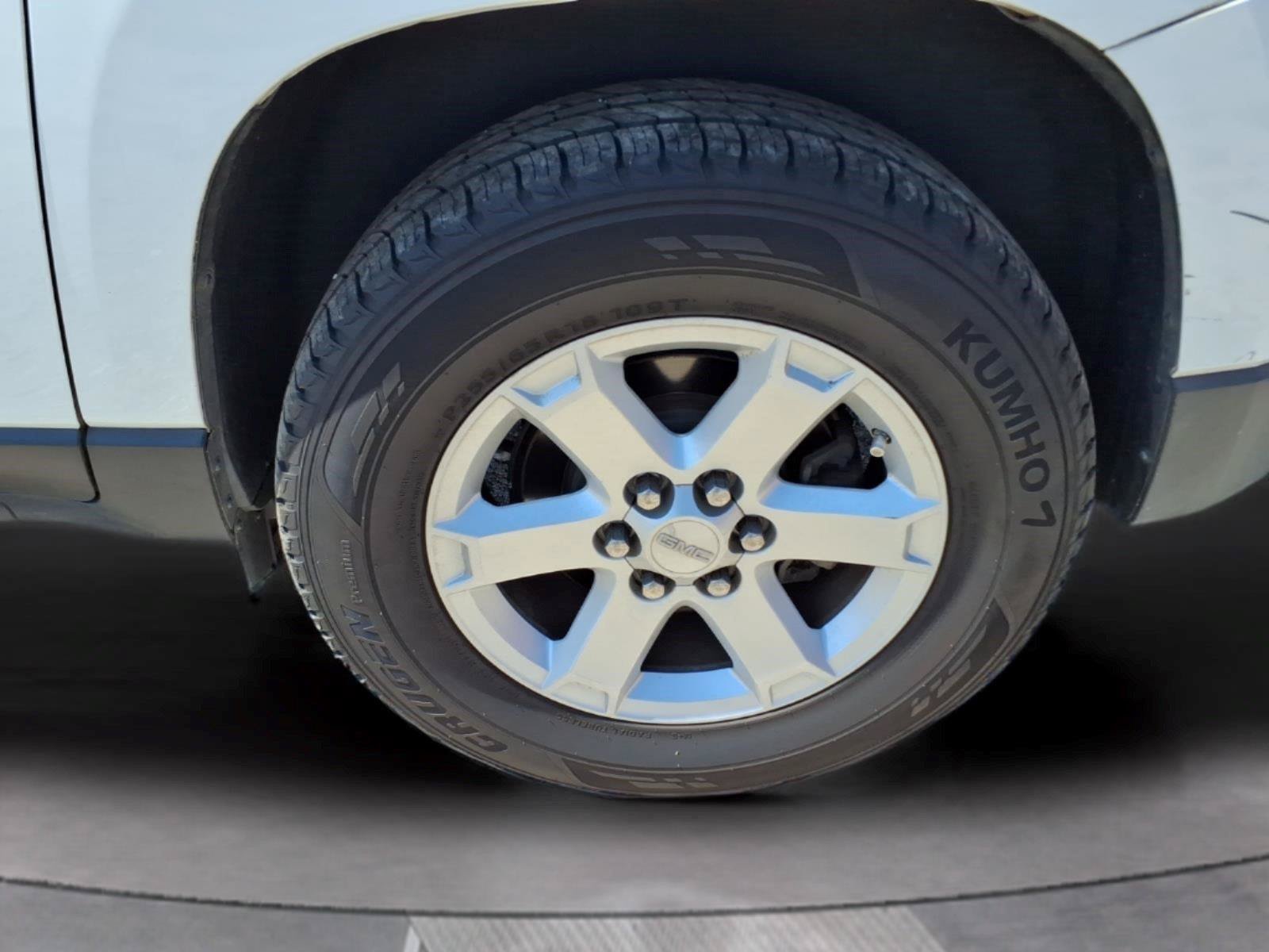 Used 2016 GMC Acadia SLE FWD image 10