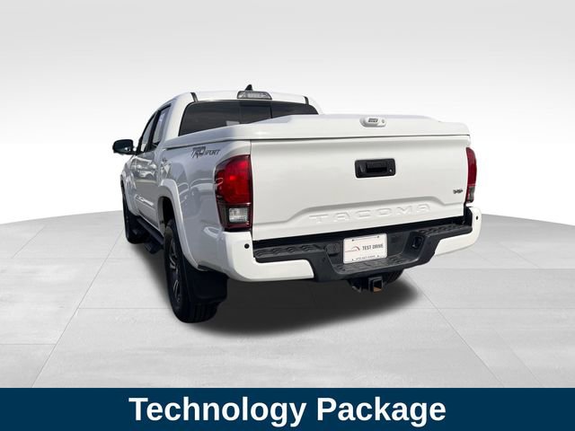 Used 2019 Toyota Tacoma TRD Sport w/ Technology Package RWD image 3
